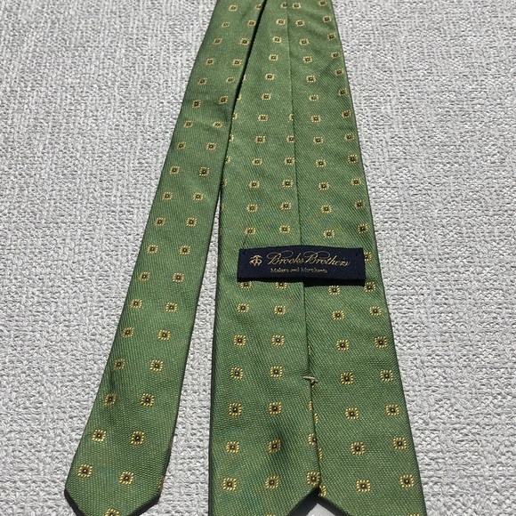 Brooks Brothers Green with Gold Accents Tie - Picture 6 of 7